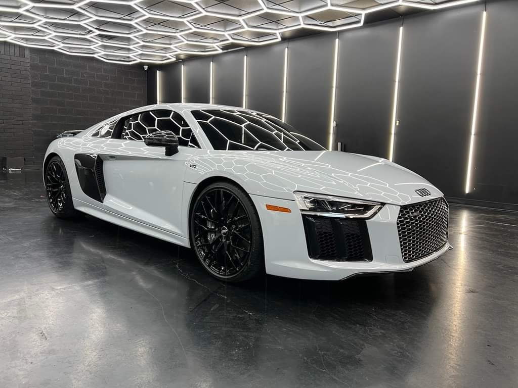 Audi R8 V10
